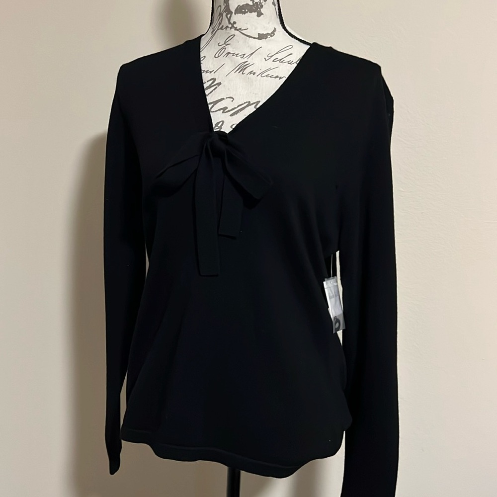 Beautiful black sweater NWT